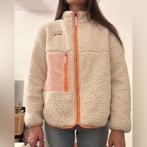 Levi’s jacket - Size: 13-14 years. I’m 5’1 size XS and it’s fits me well.